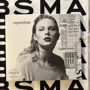 Taylor Swift Reputation Album cd!!
